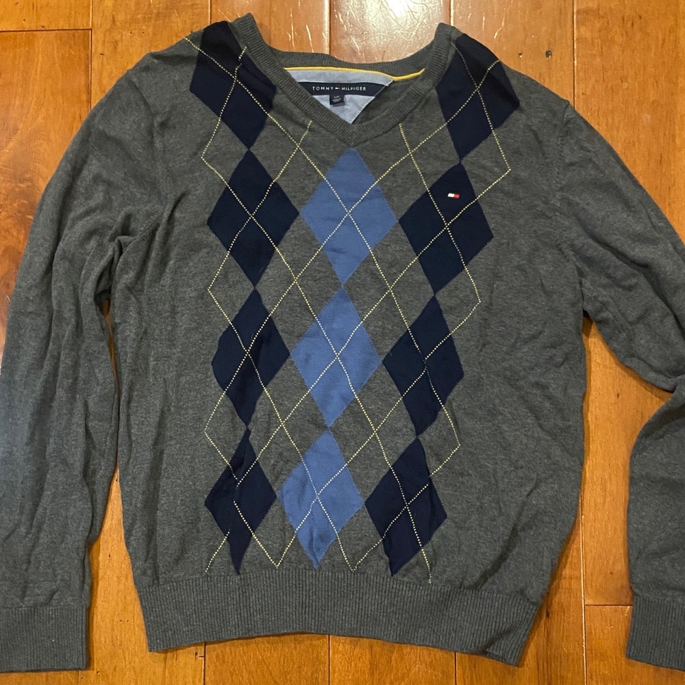 Tommy Hilfiger Men's Blue and Gray Argyle V-Neck Sweater